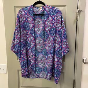 Beautiful bright colored Shaw, lightweight